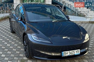Седан Tesla Model 3 2025 в Одесі