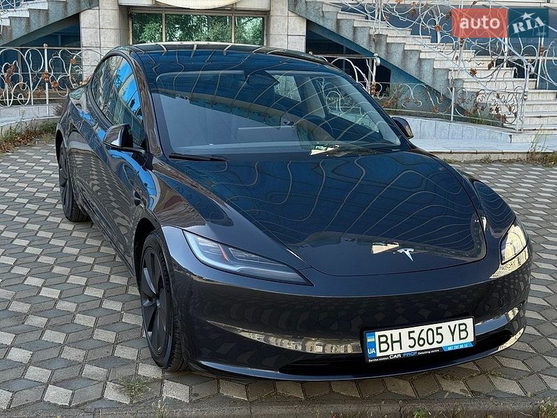 Седан Tesla Model 3 2025 в Одесі