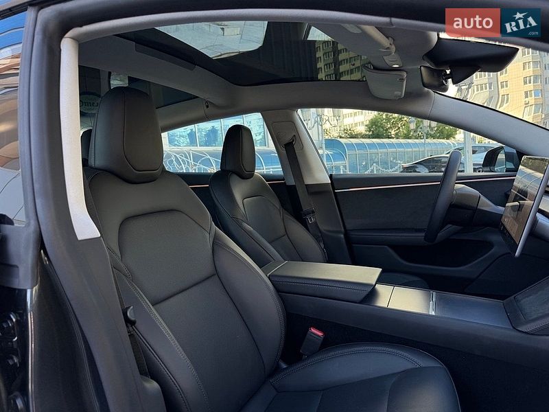 Седан Tesla Model 3 2025 в Одесі