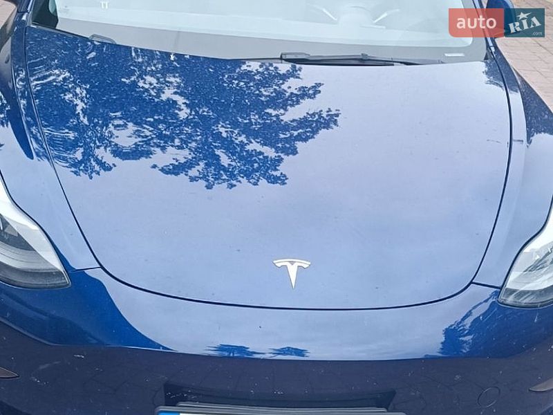 Седан Tesla Model 3 2022 в Львове