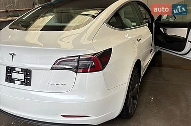 Седан Tesla Model 3 2019 в Луцке