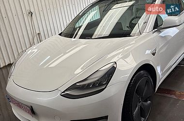 Седан Tesla Model 3 2019 в Луцке
