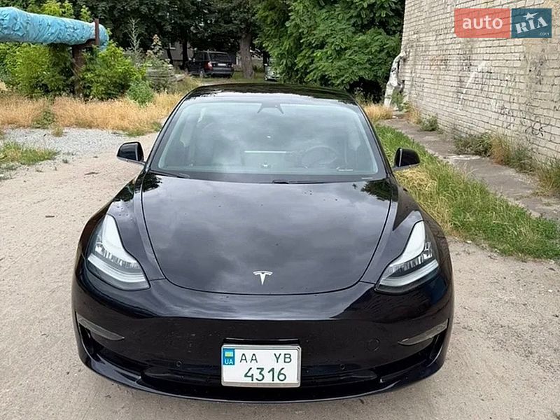 Tesla Model 3 2018