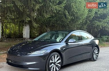 Седан Tesla Model 3 2025 в Києві