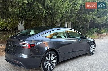 Седан Tesla Model 3 2025 в Києві