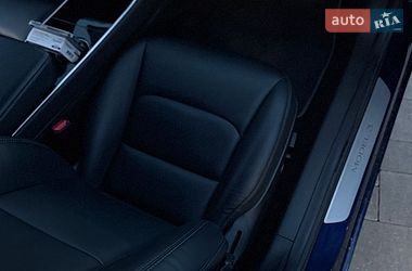 Седан Tesla Model 3 2018 в Рівному