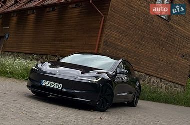 Седан Tesla Model 3 2025 в Самборе