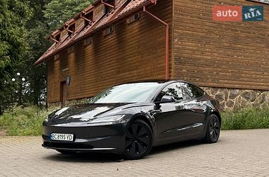 Седан Tesla Model 3 2025 в Самборе