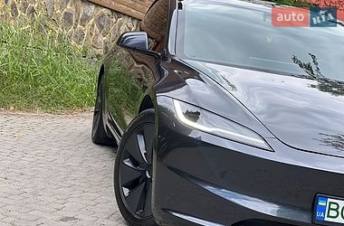 Седан Tesla Model 3 2025 в Самборе