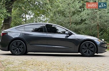 Седан Tesla Model 3 2025 в Самборе