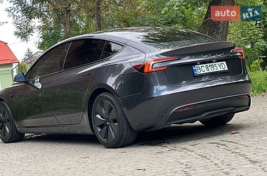 Седан Tesla Model 3 2025 в Самборе