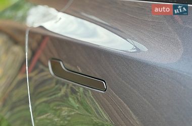 Седан Tesla Model 3 2025 в Самборе