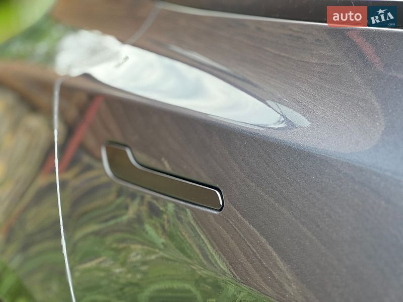 Седан Tesla Model 3 2025 в Самборе
