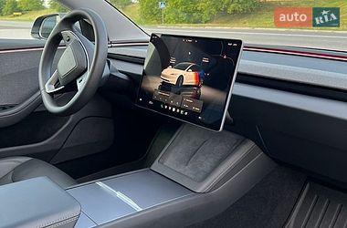 Седан Tesla Model 3 2024 в Чернівцях