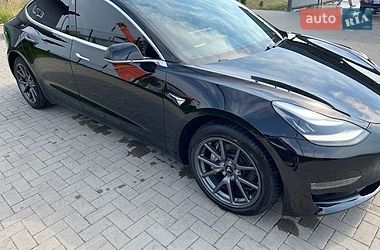 Седан Tesla Model 3 2019 в Ужгороде