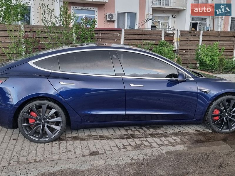 Tesla Model 3 2020