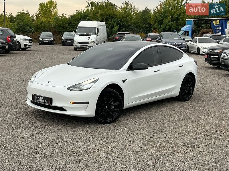 Tesla Model 3 2019