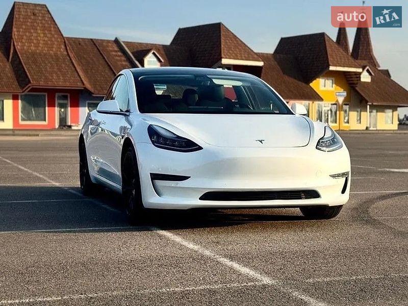 Tesla Model 3 2019