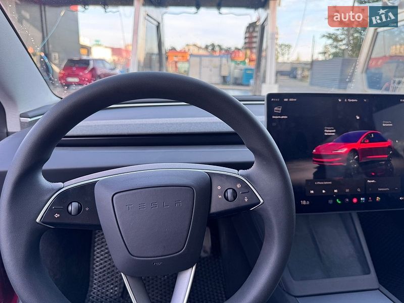 Седан Tesla Model 3 2024 в Києві