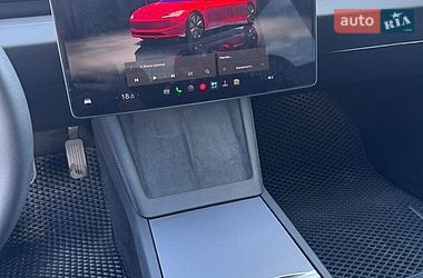Седан Tesla Model 3 2024 в Києві
