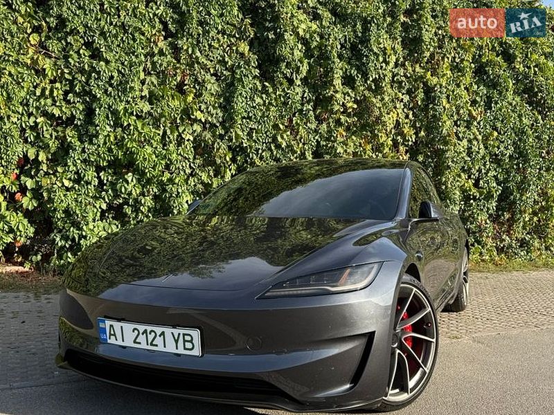 Tesla Model 3 2024