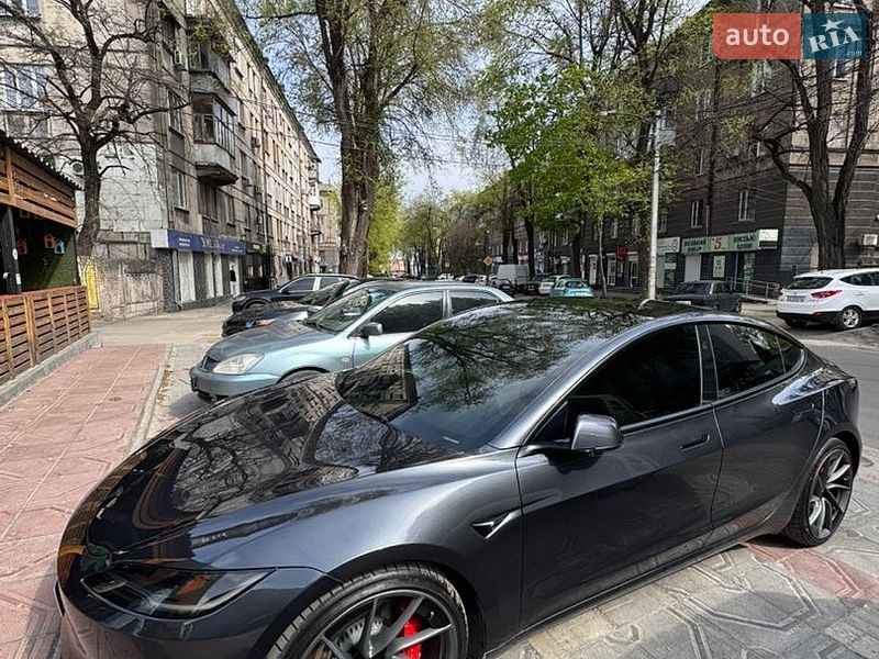 Седан Tesla Model 3 2024 в Києві