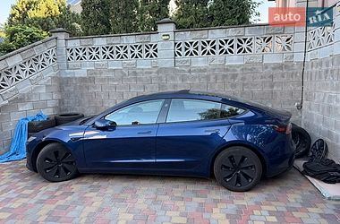 Седан Tesla Model 3 2025 в Ровно
