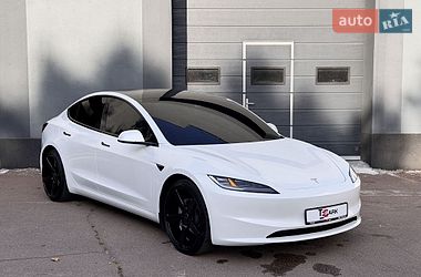 Седан Tesla Model 3 2024 в Києві