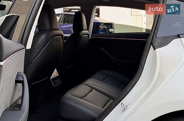 Седан Tesla Model 3 2024 в Києві