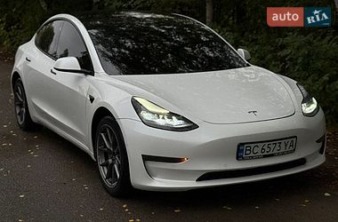 Седан Tesla Model 3 2021 в Львове