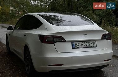 Седан Tesla Model 3 2021 в Львове