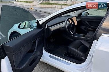 Седан Tesla Model 3 2019 в Львові фото 10 Седан Tesla Model 3 2019 в Львові