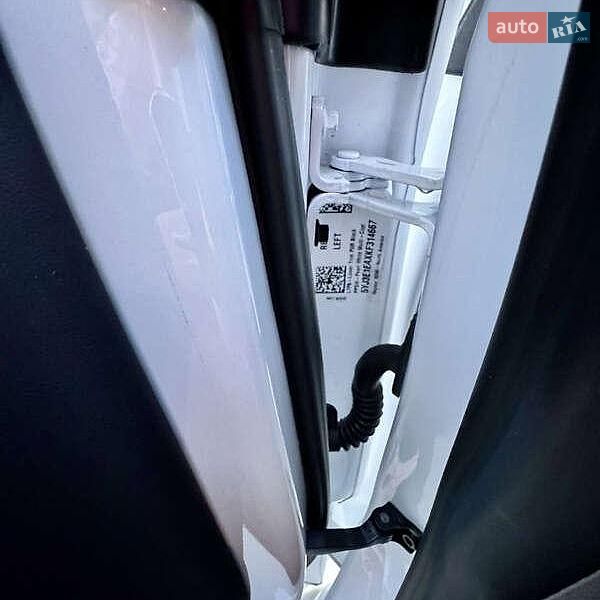 Седан Tesla Model 3 2019 в Львові фото 15 Седан Tesla Model 3 2019 в Львові