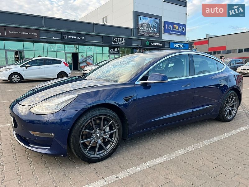 Седан Tesla Model 3 2018 в Софиевской Борщаговке