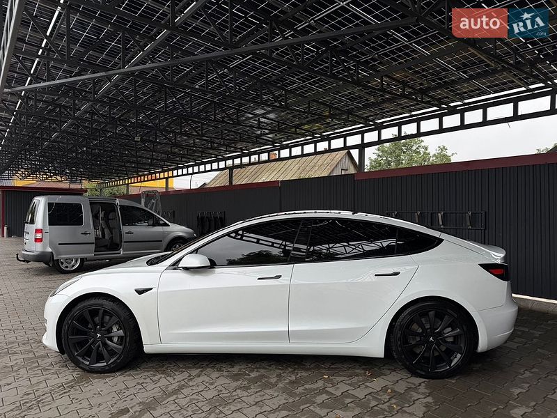 Седан Tesla Model 3 2018 в Ирпене