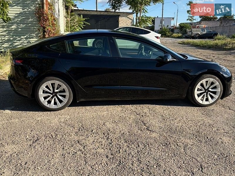 Седан Tesla Model 3 2022 в Запорожье