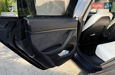 Седан Tesla Model 3 2023 в Днепре
