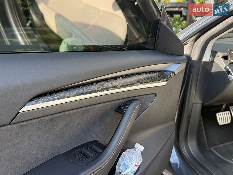 Седан Tesla Model 3 2023 в Днепре