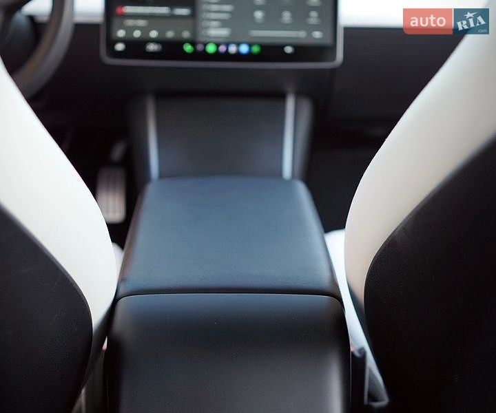 Седан Tesla Model 3 2020 в Софиевской Борщаговке