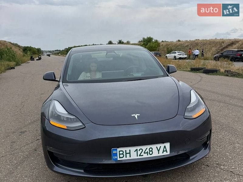 Седан Tesla Model 3 2021 в Одессе