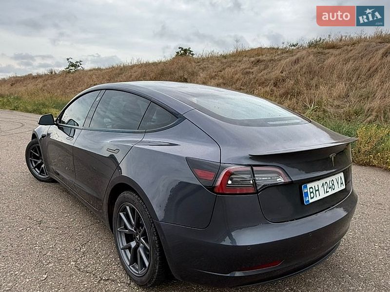 Седан Tesla Model 3 2021 в Одессе