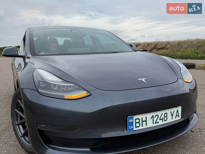 Седан Tesla Model 3 2021 в Одессе