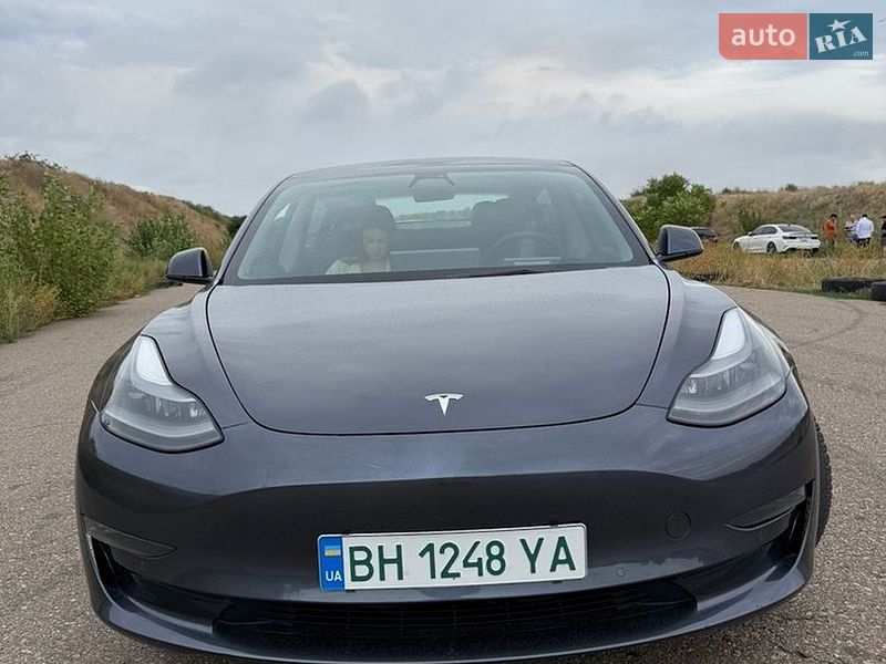 Седан Tesla Model 3 2021 в Одессе