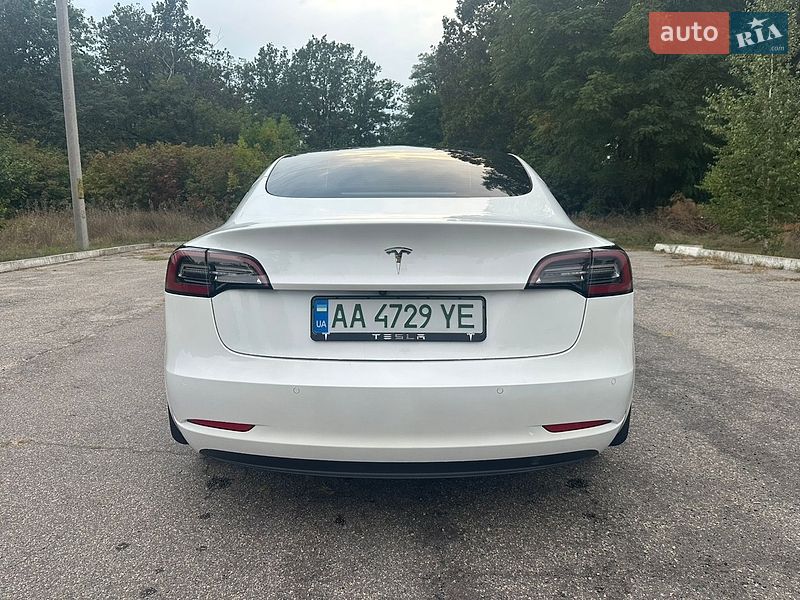 Седан Tesla Model 3 2021 в Кропивницком