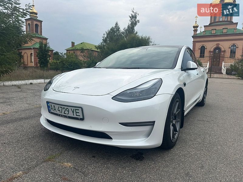 Седан Tesla Model 3 2021 в Кропивницком