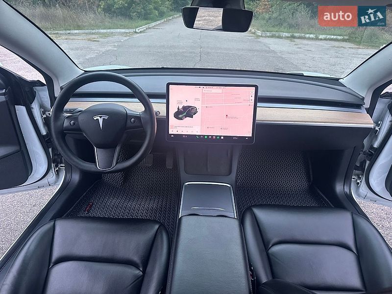Седан Tesla Model 3 2021 в Кропивницком
