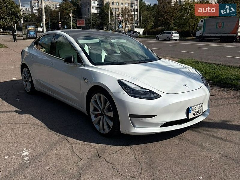 Седан Tesla Model 3 2019 в Львове