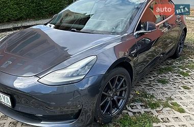 Седан Tesla Model 3 2017 в Харкові