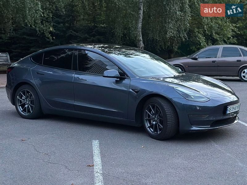 Седан Tesla Model 3 2022 в Виннице