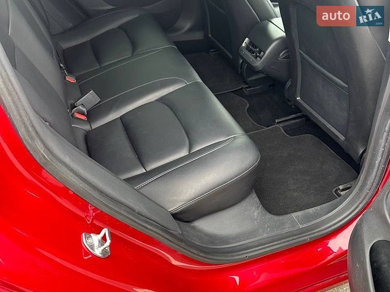Седан Tesla Model 3 2022 в Киеве